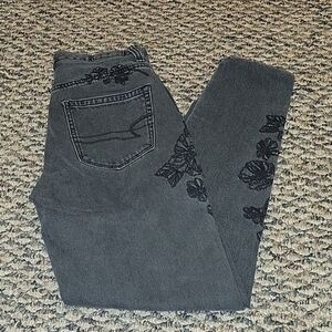 American Eagle Outfitters Gray Embroidered Mom Jeans Size 00 REG